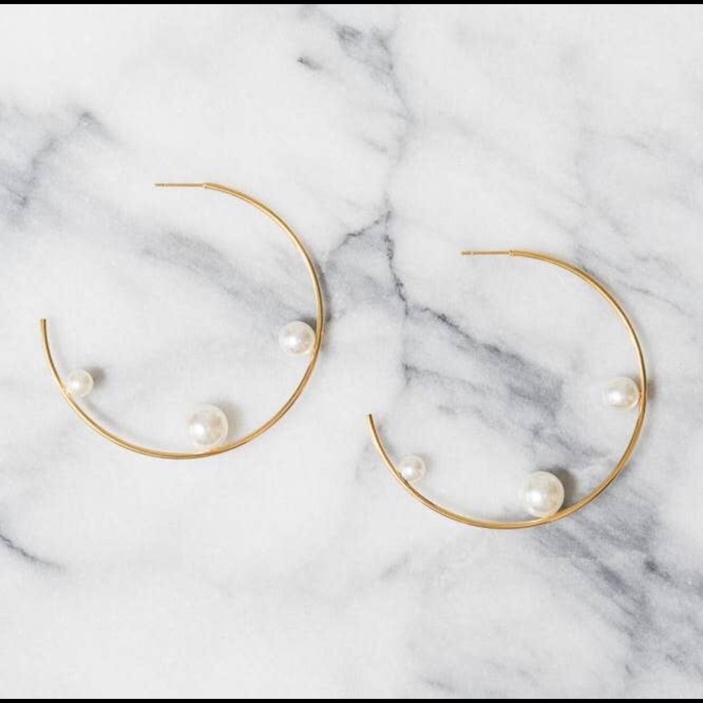 Maxence Hoop Earrings | Pearl | 18k Gold Plating - Picture 2 of 2